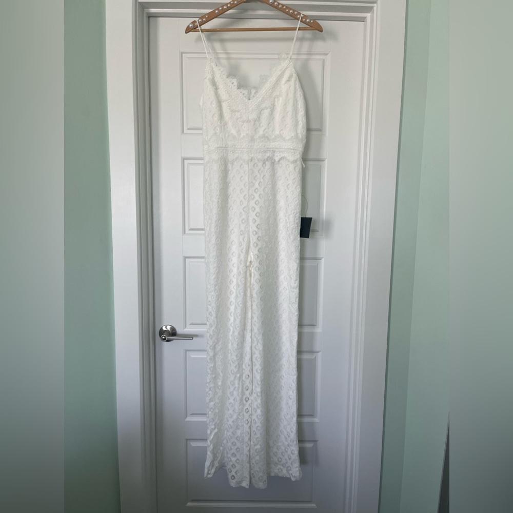 Lulu’s White Romper Size Medium NWT